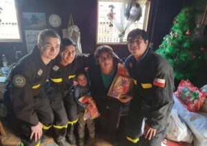 Bomberos cumplieron sueño a pequeño de 4 años
