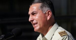 Carabineros evalúa acciones legales por estudio que asegura que utilizan soda cáustica en 