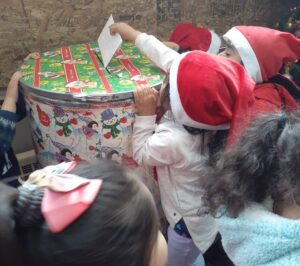 Correos de Chile decidió extender su campaña de Navidad “Entrega con sentido