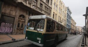 Fin de los trolebuses podría quitar título de Patrimonio de la Humanidad a Valparaíso