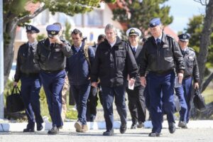 Ministro de Defensa: “Vamos a agotar todo lo que esté a nuestro alcance para encontrarlos”