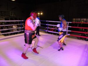 Exitosa velada internacional de boxeo en Porvenir con presencia de Martín Vargas