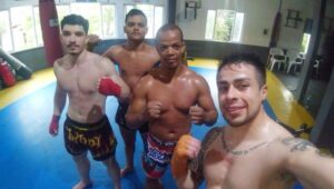 Peleador magallánico clasificó para disputar título internacional de Kick Boxing