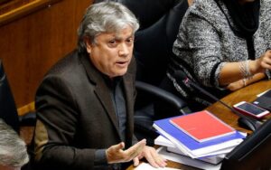Senador Navarro se querellará contra el presidente Piñera por presuntos delitos de lesa humanidad
