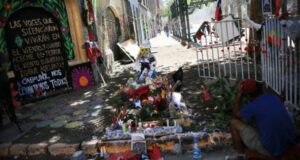 Revelan causa de muerte del hombre fallecido el viernes en Plaza Baquedano: asfixia por sumersión
