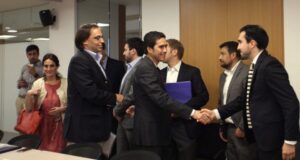 Gremios logran acuerdo: Gobierno enviará al Congreso proyecto de reajuste salarial de sector público