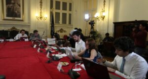 Proceso Constituyente: oposición avanzará vía legislativa de no acordar cuotas de género y etnias