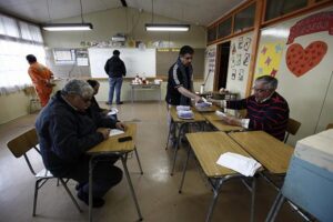 Delegados presidenciales y gobernadores regionales
