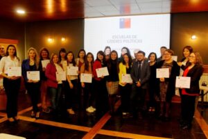 Mujeres participaron activamente en última jornada de la Escuela de Líderes Políticas en Magallanes