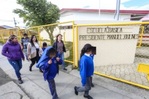 Treinta y cinco niños derivados a servicios de urgencia tras desayuno en escuela