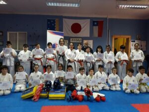 Jóvenes recibieron nueva implementación para la práctica de karate