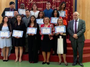 Más de 100 estudiantes se licencias de enseñanza media en el Ceia