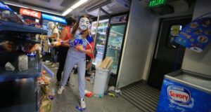 Gobierno y empresarios apuntan a la violencia como causante del desplome de la economía en octubre