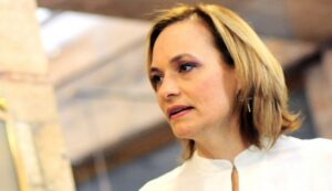 “Es importante que en la construcción de una nueva Constitución  se garantice la incorporación de la mitad de las mujeres”