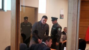 Ex carabinero detenido en red traficante de drogas habría prestado protección al líder de la banda
