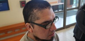 Carpintero busca justicia tras estar al borde de la muerte por mal diagnóstico médico