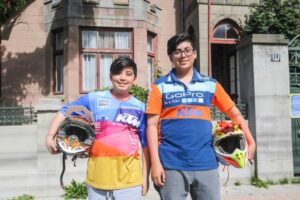 Benjamín y Sebastián Álvarez sueñan con el título de campeón del Motocross Regional