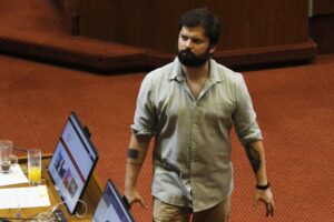 Diputado Boric a favor de la obligatoriedad del voto