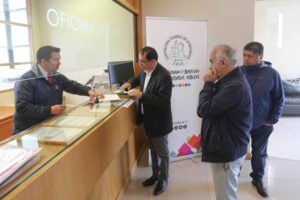 Emplazan a Contraloría a pronunciarse por las alzas de combustibles en zonas extremas