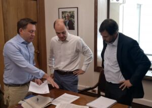 Ministro Monckeberg asegura que problema  en Plan Regulador no impedirá construir casas