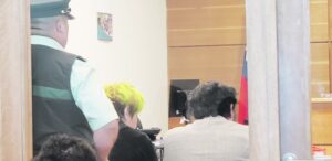 Jóvenes que lanzaron gas pimienta a local de rendición de PSU recuperaron su libertad