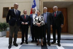 División en RN por posturas para el plebiscito por una nueva Constitución