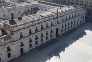 Polémica por cifras de despidos llega a La Moneda