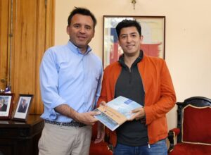 Profesor magallánico es beneficiado  con beca para estudiar en Portugal