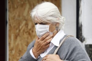 Escasez de mascarillas ante masiva llegada de turistas asiáticos a Punta Arenas