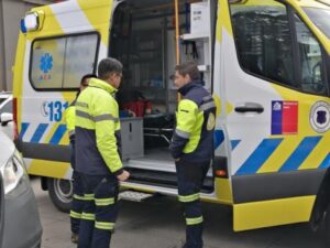 Dos nuevos vehículos de emergencia se suman a red de ambulancias de Natales