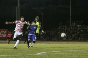 Punta Arenas debutó con una victoria en el Nacional