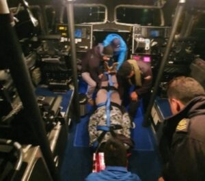 Armada de Chile realizó evacuación médica desde Puerto Edén