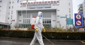 Seis miembros del personal médico entre los casi 1.400 muertos por nuevo coronavirus en China