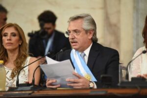 Argentina posterga el pago de una deuda en pesos