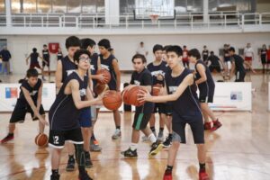 120 niños inscritos de todo el país, darán vida al Campus de básquetbol del Club Peñarol en Punta Arenas