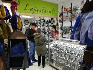 Mientras el turismo responde, gran parte del comercio de Punta Arenas descansa