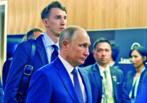 Mujer encara públicamente a Putin: ¿Es posible vivir con 135 mil pesos?