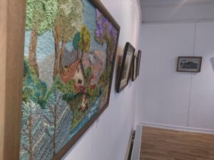 Casa Azul inauguró exposición de bordados en lanigrafía de Egla Burgue