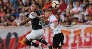Hoy Curicó recibe a un complicado Colo Colo que tiene a su DT entre las cuerdas