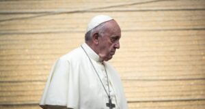 Papa Francisco promete 
