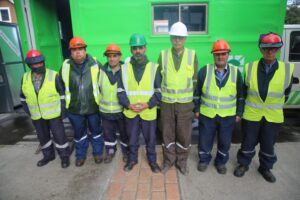 Barrenderos han visto aumentada su labor por desmanes nocturnos en Punta Arenas
