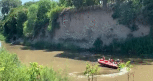Hallan restos de mujer descuartizada diseminados en un río