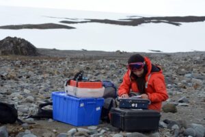 Estudiantes realizaron tesis en la Antártica y fueron carteros