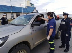 Armada apoya dispositivo de barrera sanitaria en el Estrecho de Magallanes