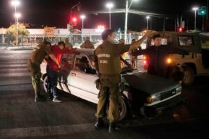146 personas fueron detenidas al no respetar primera noche de toque de queda