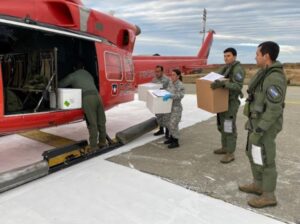 IVª Brigada Aérea trasladó 700 vacunas contra la Influenza a Porvenir