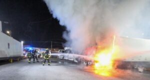 Fuego destruyó dos camiones de Agrosuper en bodega de Iquique: investigan intencionalidad