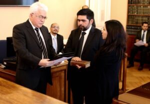 Juez de Puerto Williams prestó juramento como nuevo magistrado en Punta Arenas