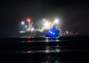 Mueren seis tripulantes tras colisión de embarcaciones en bahía de Corral