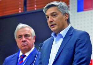 El fútbol en Chile se jugará sin público por un mes